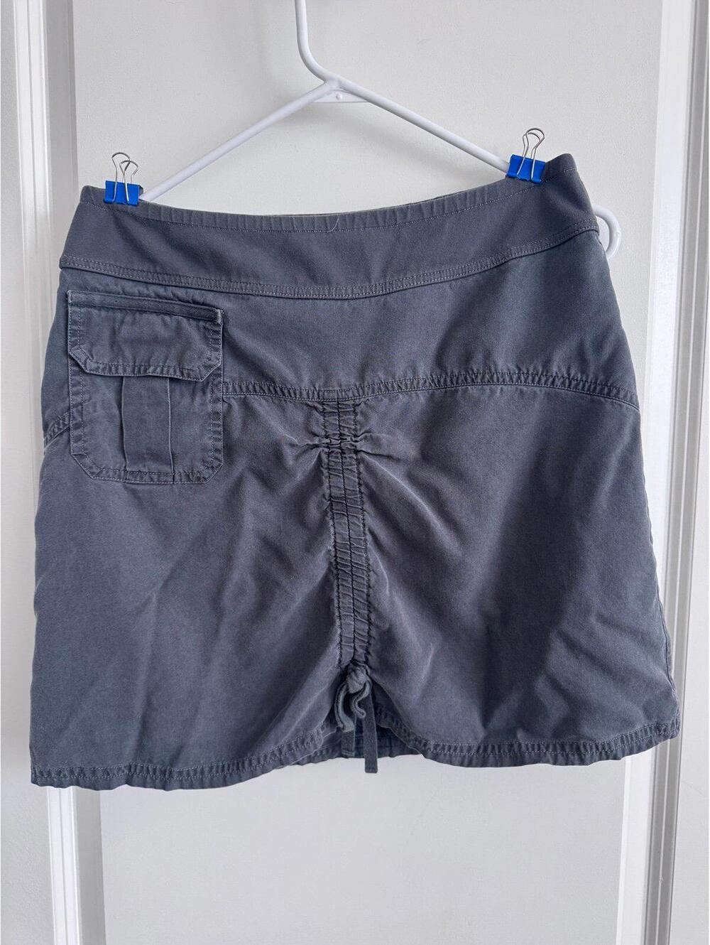 Women's Athleta Skirt Size 6 Gray Stretchy